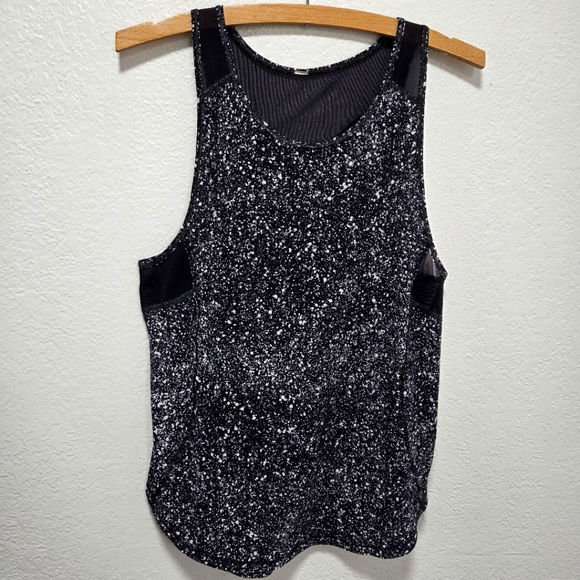 lululemon athletica Tops - Lululemon Sculpt Tank Top Splatter White Black Mesh Athletic Workout Size 4